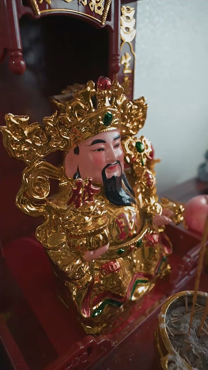 贬值让我成财神第56集